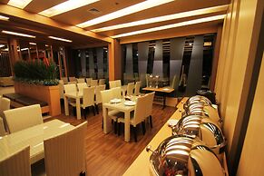 The L Hotel Entertainment