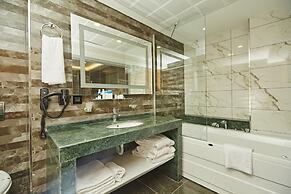 Ilkbal Deluxe Hotel & Spa