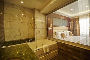 Ilkbal Deluxe Hotel & Spa