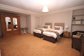 Inglestone House