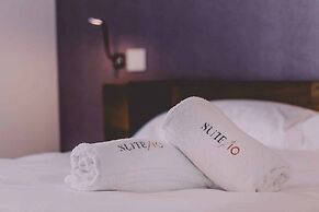 Suite 10