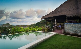 Blue Monkey Villas Resort & Ocean View