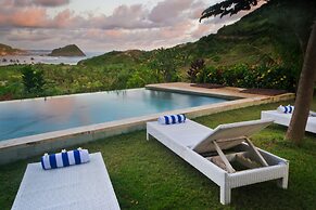 Blue Monkey Villas Resort & Ocean View