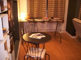 The New Yorkers Hotel