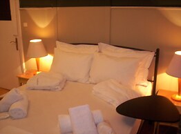 The New Yorkers Hotel