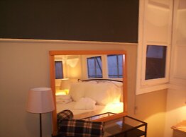 The New Yorkers Hotel