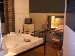 The New Yorkers Hotel