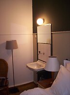 The New Yorkers Hotel