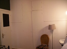 The New Yorkers Hotel