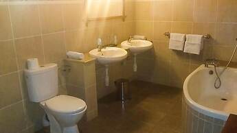 Mara Leisure Camp