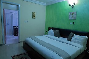 Crystal Rose Ambassador Hotel