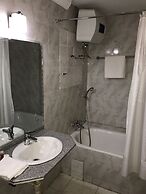 Crystal Rose Ambassador Hotel