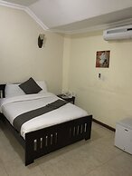 Crystal Rose Ambassador Hotel