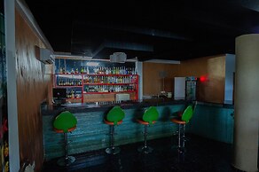 Crystal Rose Ambassador Hotel