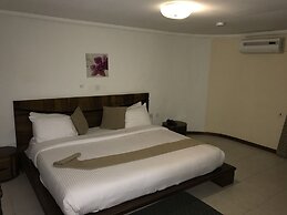 Crystal Rose Ambassador Hotel