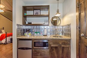 Vineyard Trail Cottages - Adults Only