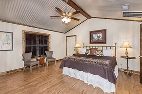 Vineyard Trail Cottages - Adults Only