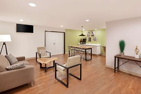 WoodSpring Suites Las Colinas - Northwest Dallas