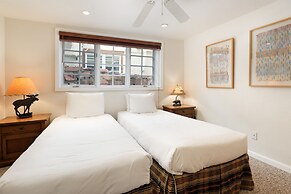 Alpenblick by Frias Properties