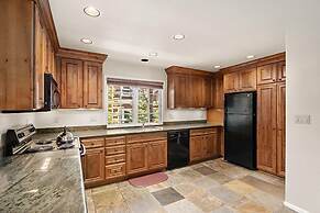 Alpenblick by Frias Properties