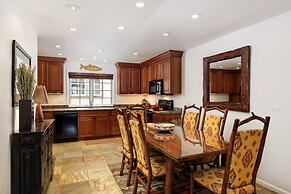 Alpenblick by Frias Properties