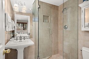 Alpenblick by Frias Properties