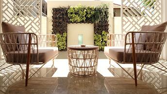 The Bandha Hotel & Suites