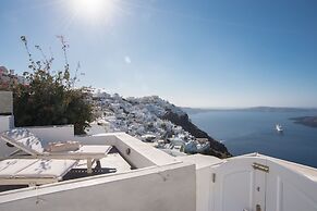 Karpimo Horizon - Caldera View with private hot tub