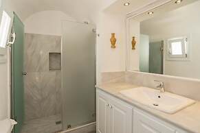 Karpimo Horizon - Caldera View with private hot tub