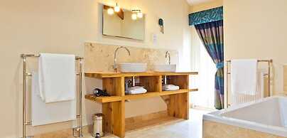 Corran Resort & Spa