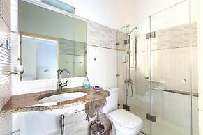 Giorgi's Blue Apartments