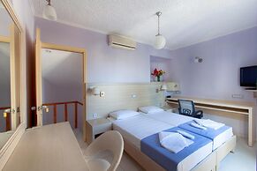 Giorgi's Blue Apartments