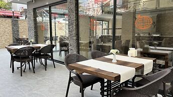 Miss Cleopatra Hotel