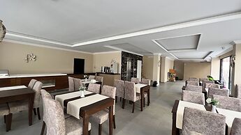 Miss Cleopatra Hotel