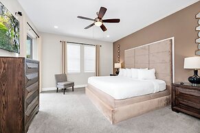 Encore Resort and Water Park At Reunion by Rentyl