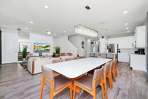 Encore Resort and Water Park At Reunion by Rentyl