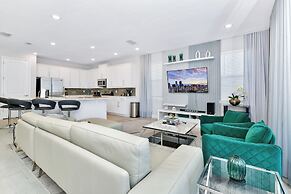 Encore Resort and Water Park At Reunion by Rentyl