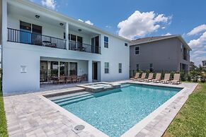 Encore Resort and Water Park At Reunion by Rentyl