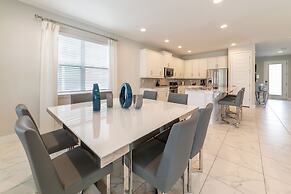 Encore Resort and Water Park At Reunion by Rentyl