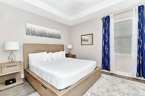 Encore Resort and Water Park At Reunion by Rentyl