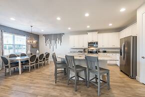 Encore Resort and Water Park At Reunion by Rentyl