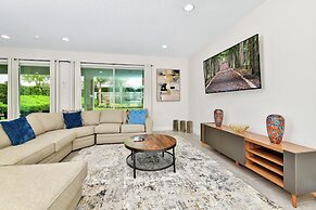 Encore Resort and Water Park At Reunion by Rentyl