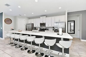 Encore Resort and Water Park At Reunion by Rentyl