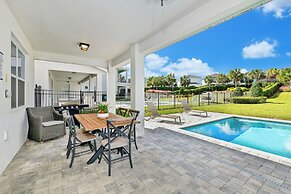 Encore Resort and Water Park At Reunion by Rentyl