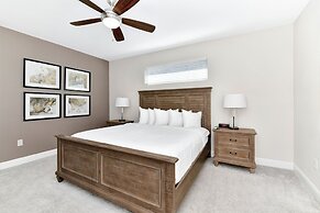 Encore Resort and Water Park At Reunion by Rentyl