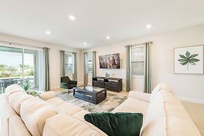 Encore Resort and Water Park At Reunion by Rentyl