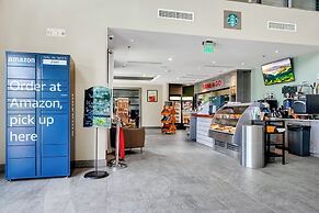 Encore Resort and Water Park At Reunion by Rentyl