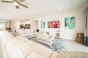 Encore Resort and Water Park At Reunion by Rentyl