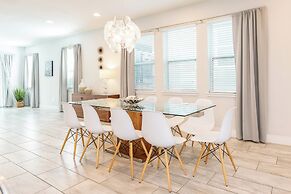 Encore Resort and Water Park At Reunion by Rentyl