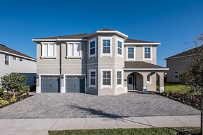 Encore Resort and Water Park At Reunion by Rentyl